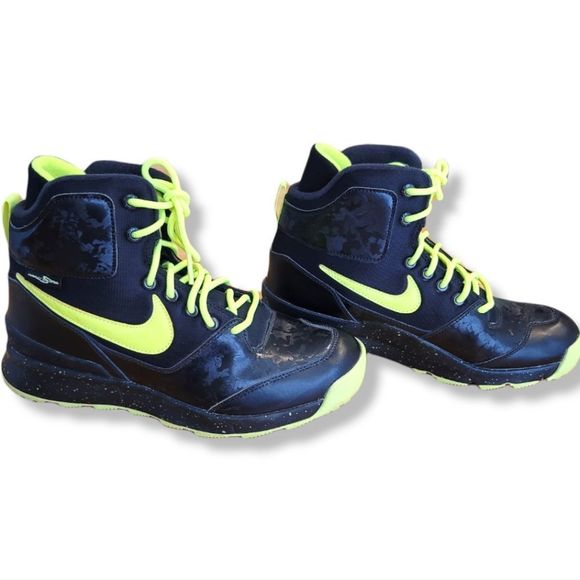 Nike Other - Nike stasis acg(gs) black and yellow sneaker boot